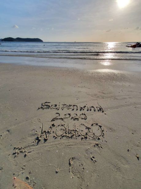 Strand mit Sonne und Meer