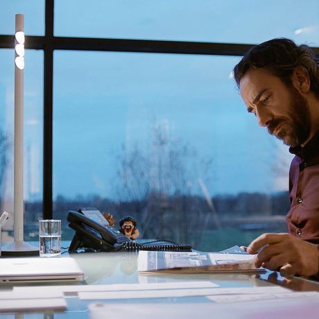 Kunde liest ERCO Mailing